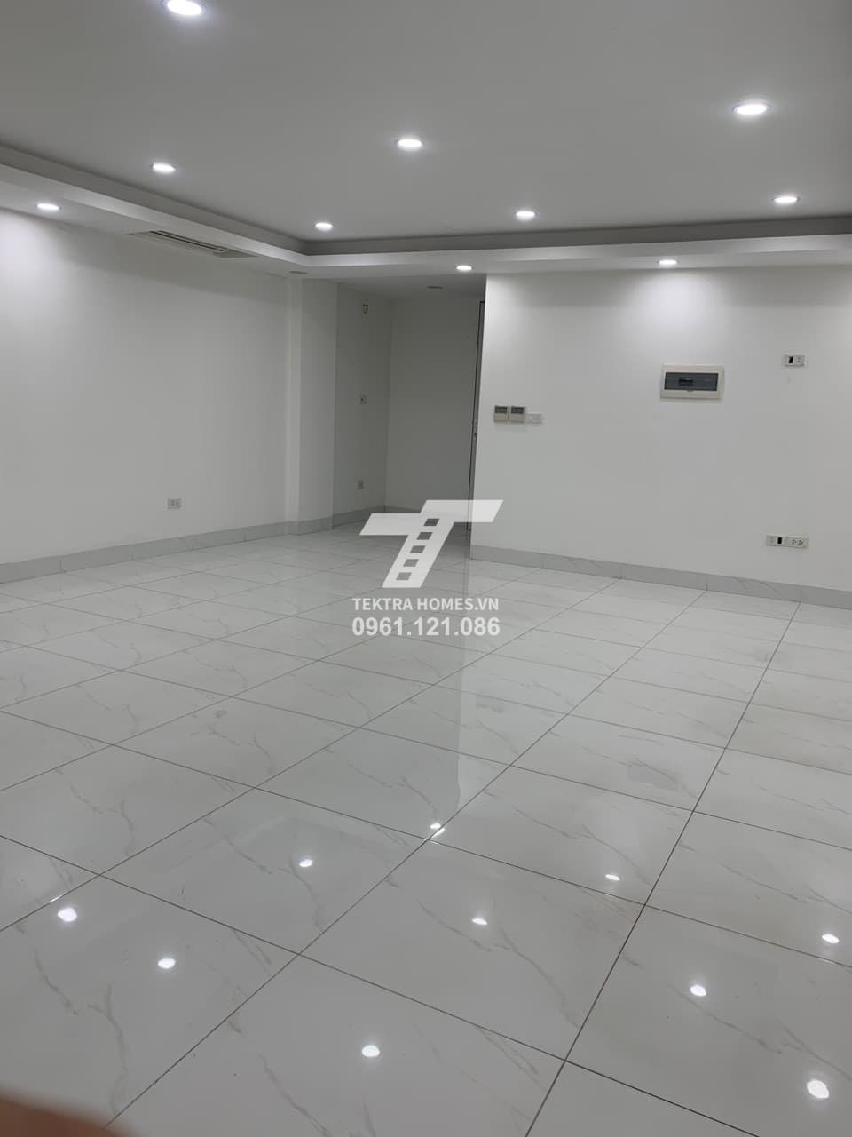 Cho thuê văn phòng 70m2 phố Hoàng Ngân