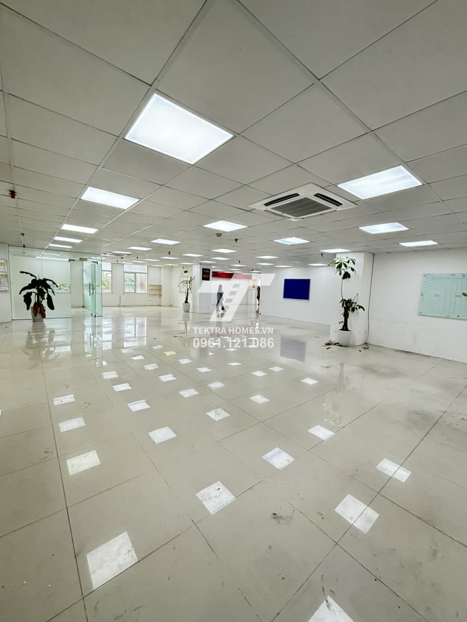 Tòa văn phòng cho thuê hạng C - VET building Hoàng Quốc Việt