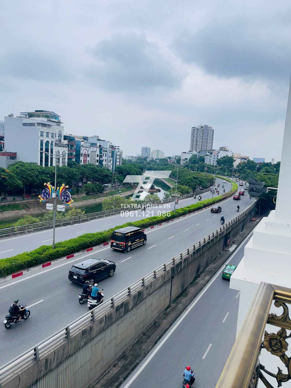 Cho thuê văn phòng mặt đường đường Bưởi