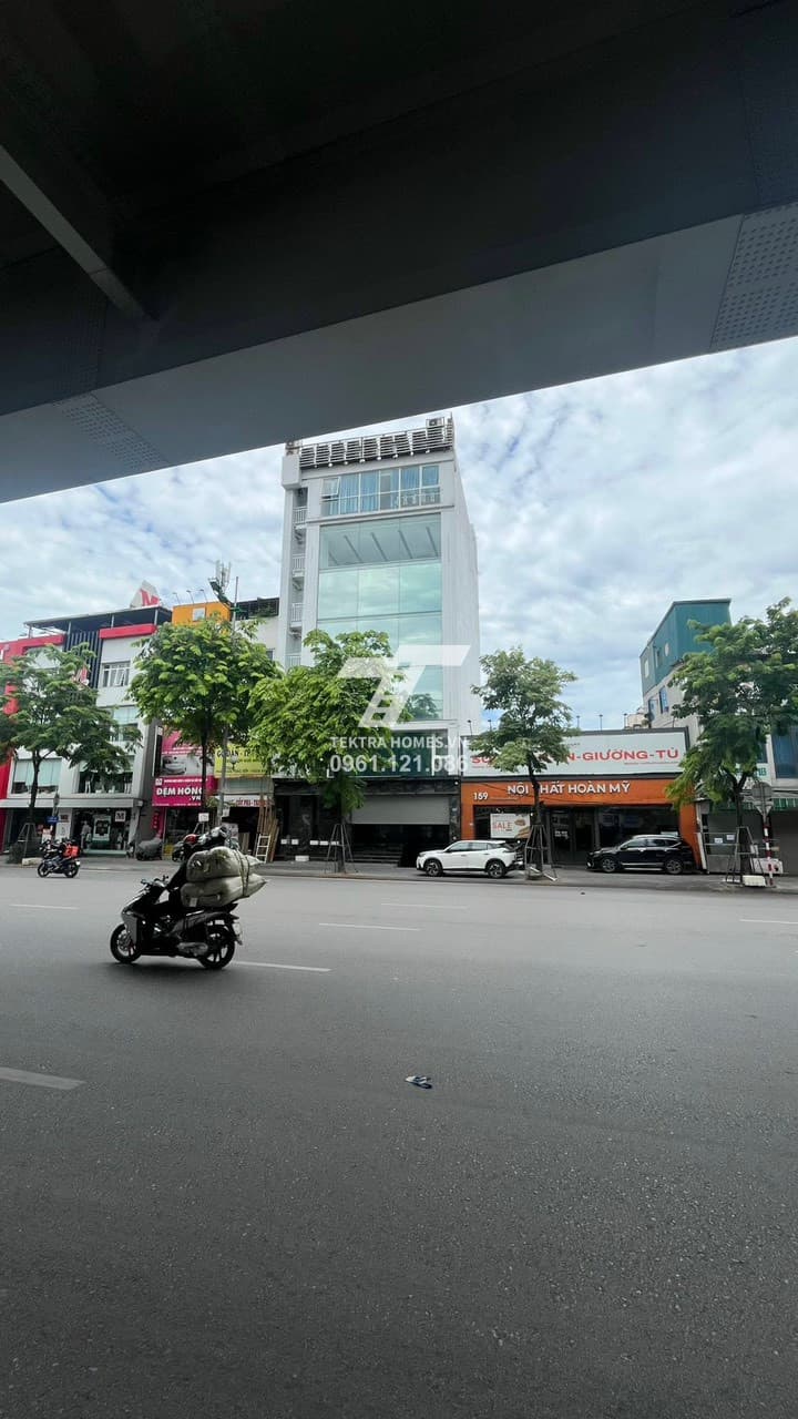 Cho thuê văn phòng mới mặt đường Phạm Văn Đồng