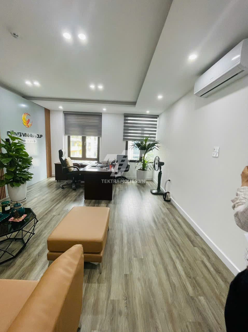 Cho thuê tòa văn phòng 165m2 x 8 tầng khu Duy Tân