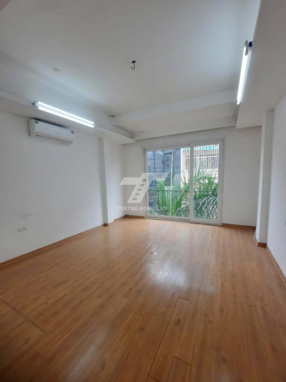 Cho thuê văn phòng phố Linh Lang