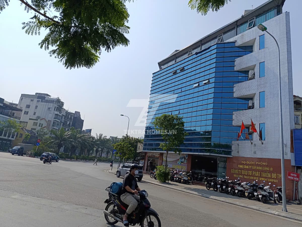 Cho thuê văn phòng đường Văn Cao view trọn hồ Tây