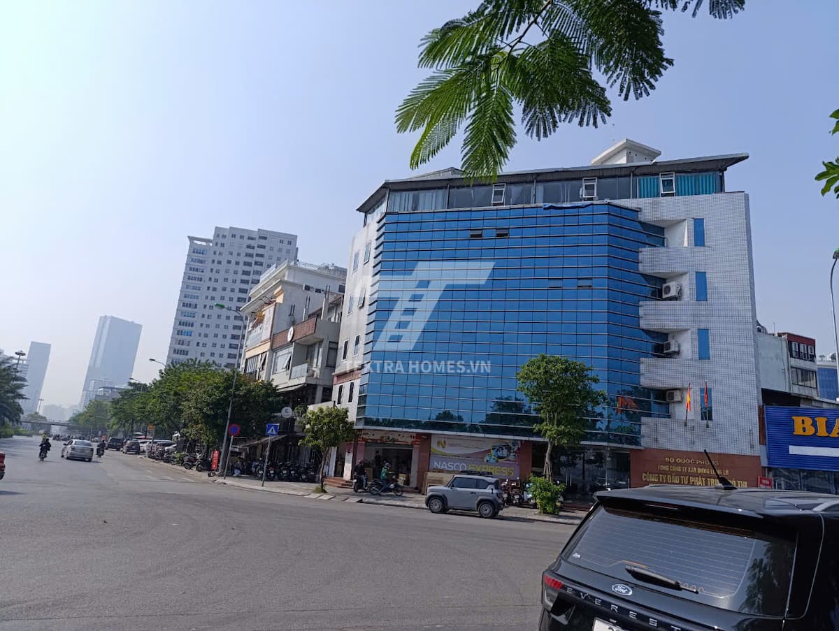Cho thuê văn phòng đường Văn Cao view trọn hồ Tây