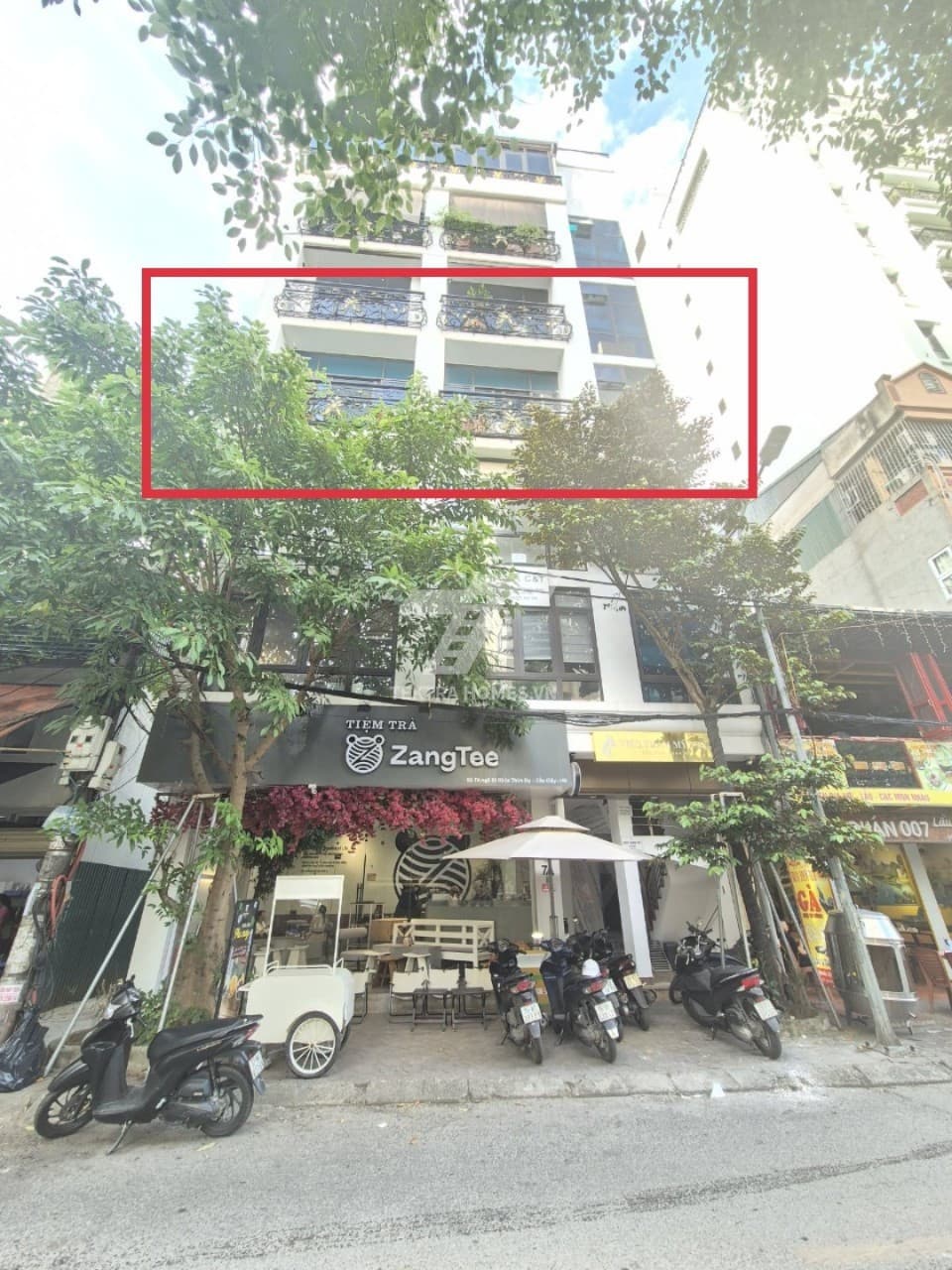 Cho thuê văn phòng đẹp 2 mặt thoáng phố Khúc Thừa Dụ
