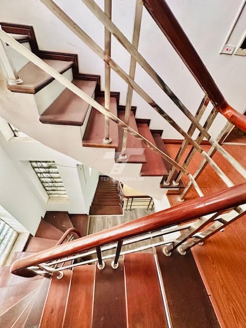 Cho thuê nguyên căn 120m2 x 6 tầng tại Mỹ Đình