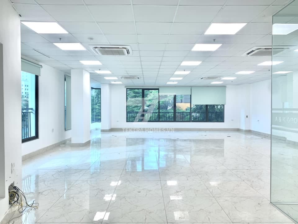 Cho thuê văn phòng view công viên ngay Mễ trì Hạ