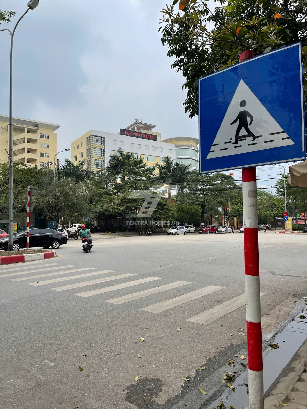 Cho thuê văn phòng phố Trần Vỹ