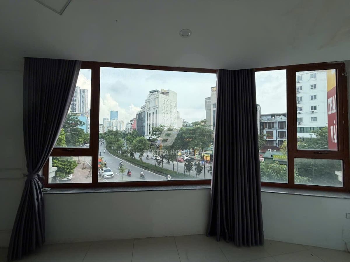 Cho thuê văn phòng 2 mặt thoáng đường Nguyễn Hoàng