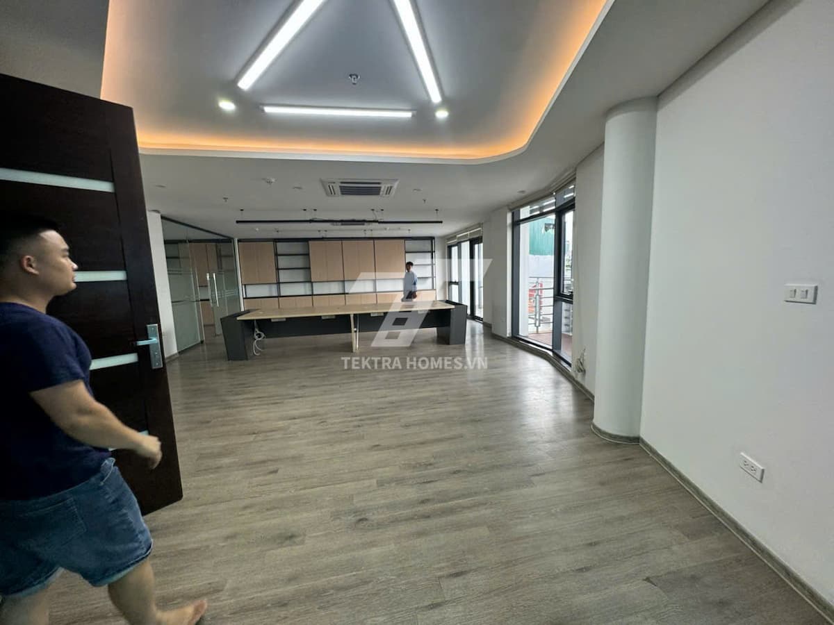 Cho thuê văn phòng mặt đường Dịch Vọng Hậu