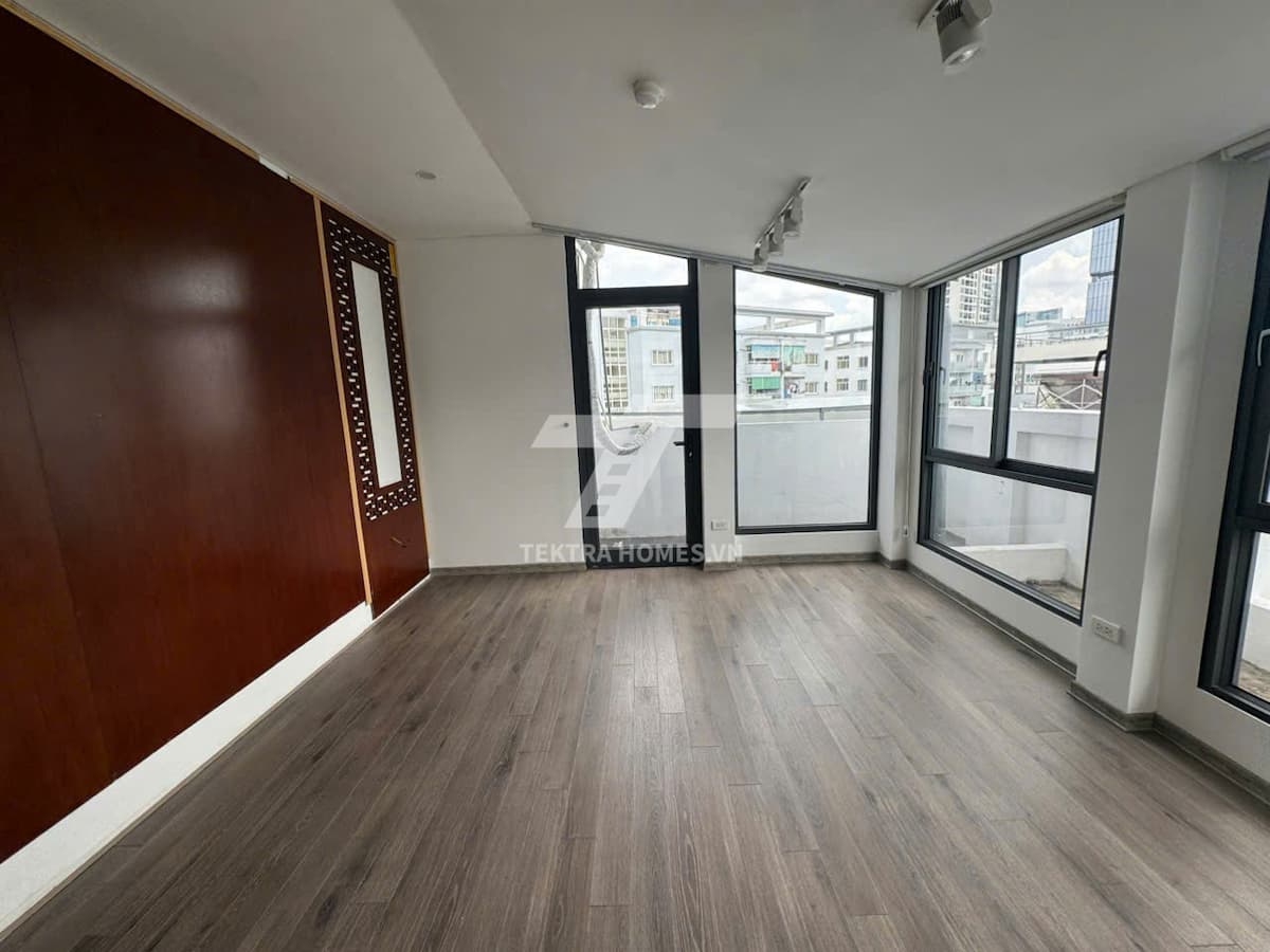 Cho thuê văn phòng mặt đường Dịch Vọng Hậu