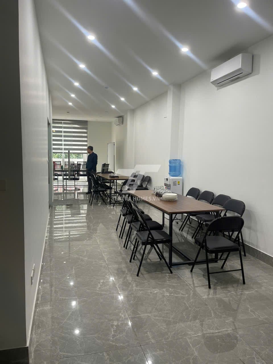 Cho thuê nhà nguyên căn Dịch Vọng Hậu