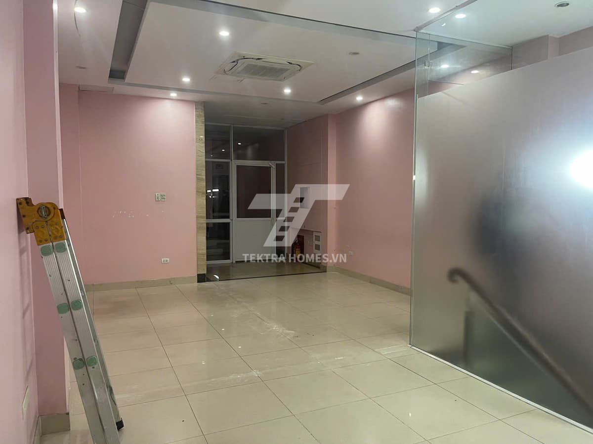 Cho thuê văn phòng phố Hoàng Ngân.