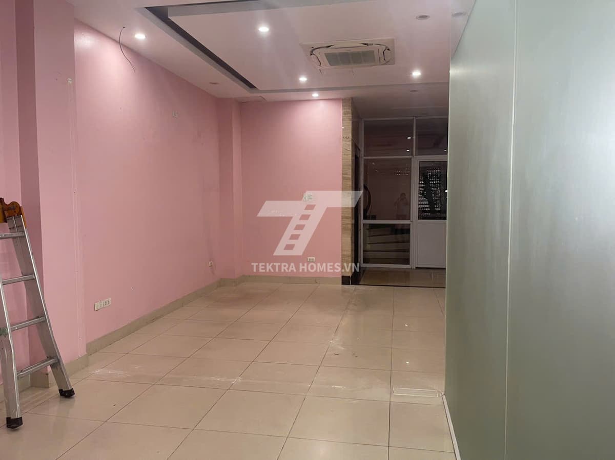 Cho thuê văn phòng phố Hoàng Ngân.