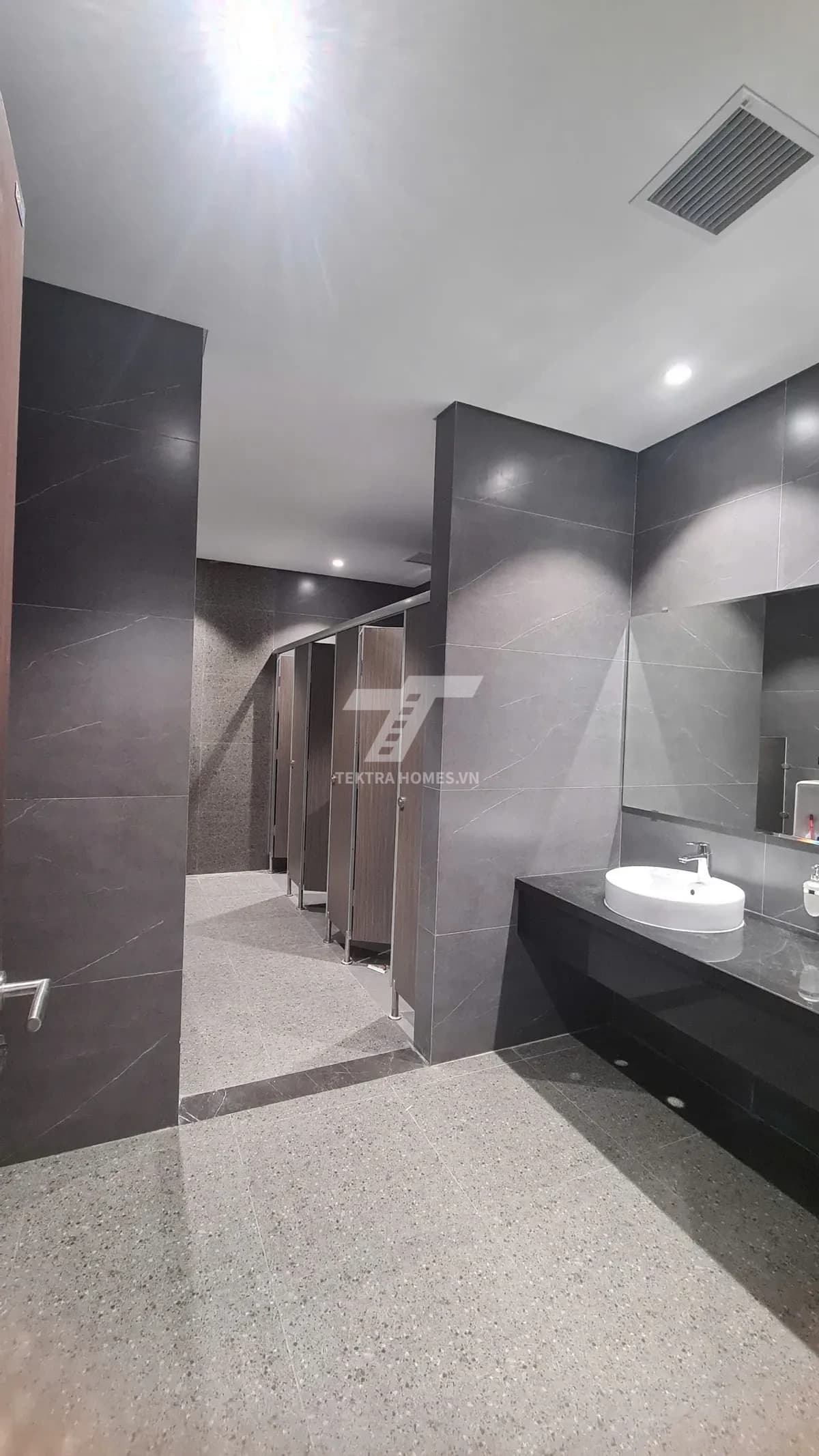 Cho thuê văn phòng hạng C | Gems Empire Tower | 201 Trường Chinh