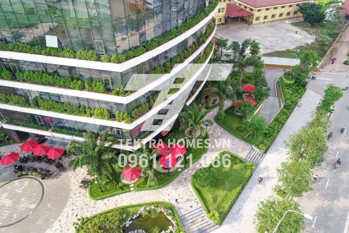 Khuôn viên xung quanh Tòa nhà Ecolife Capitol 58 Tố Hữu